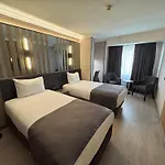 Hotel Aven *