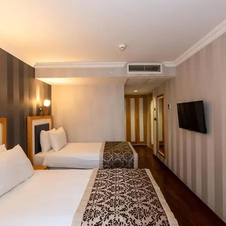 Crestium Prime Square מלון