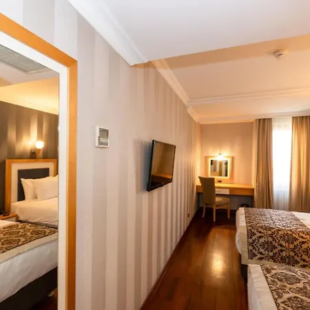 Hotel Crestium Prime Square